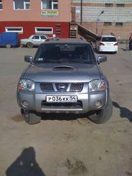 2003 Nissan Navara Photos