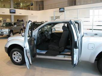 2008 Nissan Navara Images