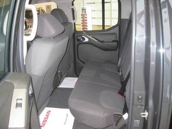 2008 Nissan Navara Images
