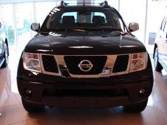 2009 Nissan Navara Photos