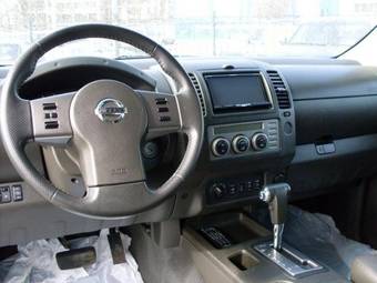 2009 Nissan Navara Pictures