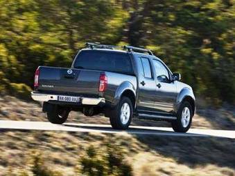 2010 Nissan Navara Photos
