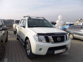 2010 Nissan Navara Images