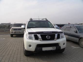 2010 Nissan Navara Pictures