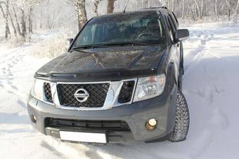2010 Nissan Navara Images