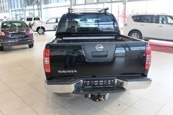 2010 Nissan Navara Photos