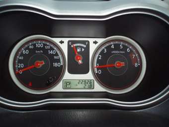 2005 Nissan Note Photos