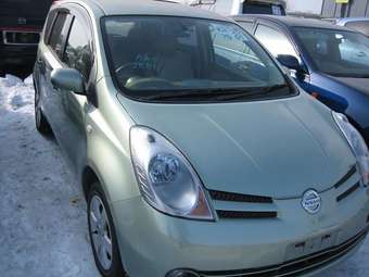 2005 Nissan Note Photos