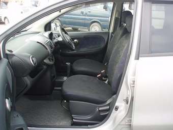 2005 Nissan Note Pictures