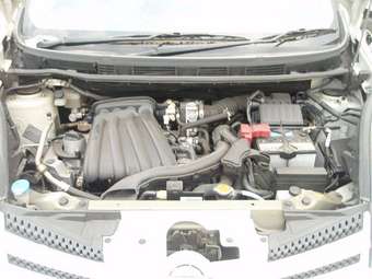 2005 Nissan Note Pictures