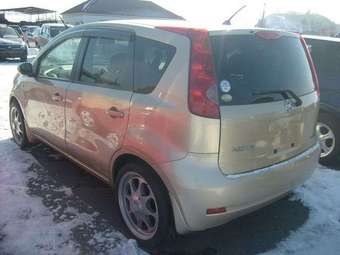 2005 Nissan Note Photos