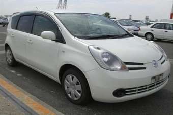 2005 Nissan Note Pictures