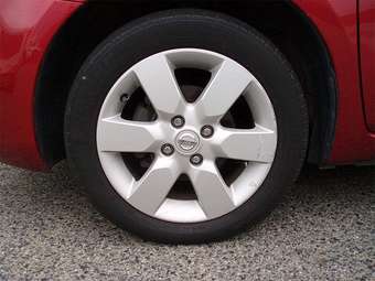 2005 Nissan Note Pictures