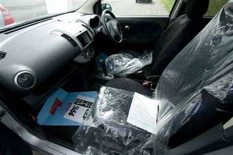 2005 Nissan Note Pictures