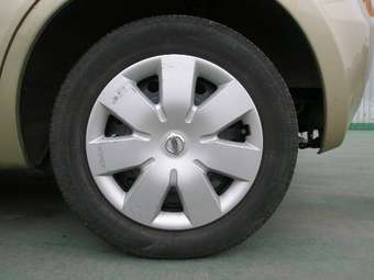 2005 Nissan Note Images