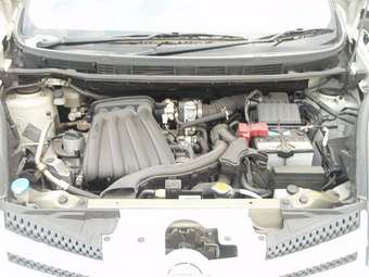 2005 Nissan Note Images
