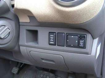 2005 Nissan Note Images