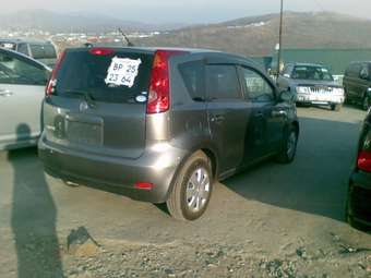 2005 Nissan Note Pictures