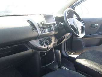 2005 Nissan Note Photos