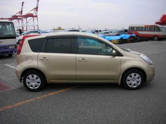 2005 Nissan Note Photos