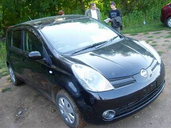 2005 Nissan Note Photos