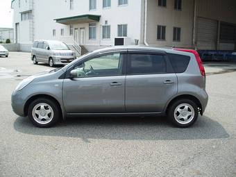 2005 Nissan Note Pictures