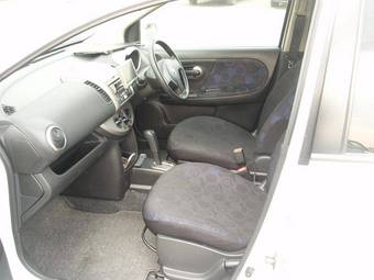 2005 Nissan Note Pictures