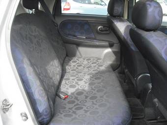 2005 Nissan Note Pictures