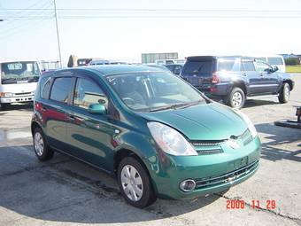 2005 Nissan Note Pictures