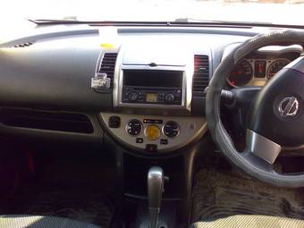 2005 Nissan Note Photos
