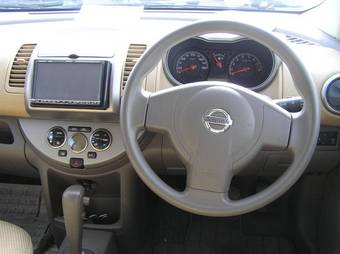 2005 Nissan Note Pictures