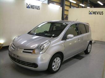 2005 Nissan Note Pictures