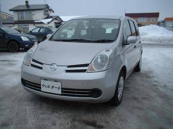 2005 Nissan Note Pictures