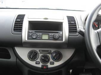 2005 Nissan Note Pictures