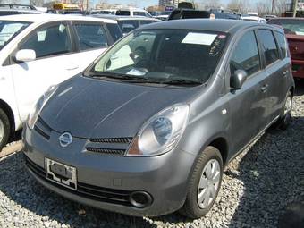 2005 Nissan Note Photos