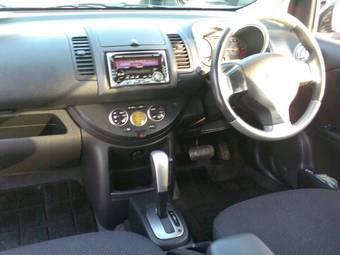 2005 Nissan Note Wallpapers