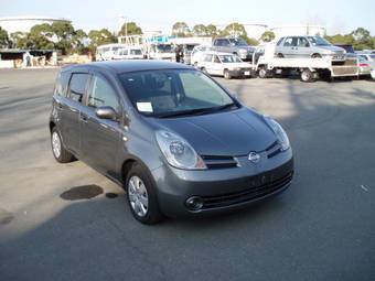 2005 Nissan Note Photos