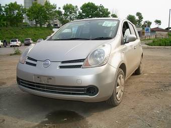 2005 Nissan Note Photos