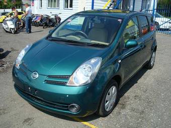 2005 Nissan Note Pictures