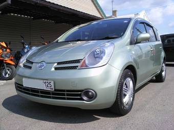 2005 Nissan Note Photos