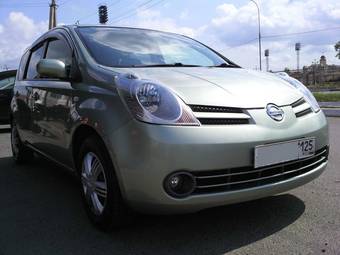 2005 Nissan Note Pictures