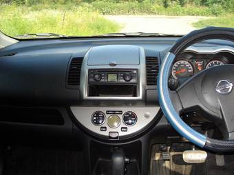 2005 Nissan Note Photos