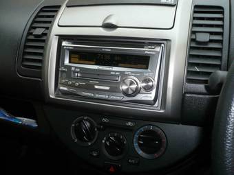 2005 Nissan Note Photos