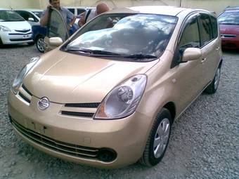 2005 Nissan Note Pictures