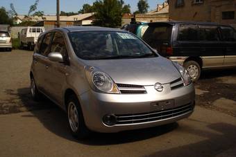 2005 Nissan Note Pictures
