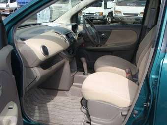 2006 Nissan Note Pictures