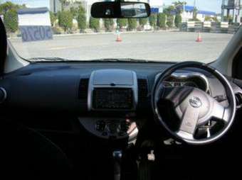 2006 Nissan Note Pictures
