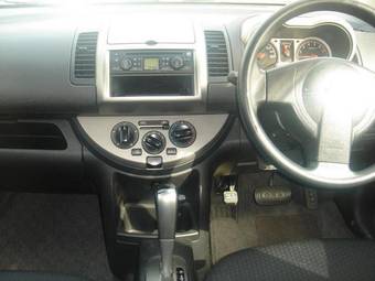 2006 Nissan Note Photos