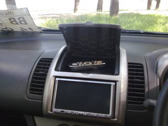 2006 Nissan Note Pictures