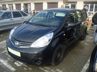 2010 Nissan Note Photos